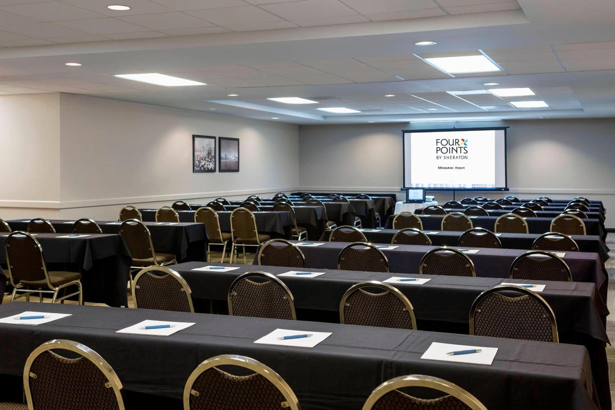 Four Points By Sheraton Milwaukee Airport Екстериор снимка