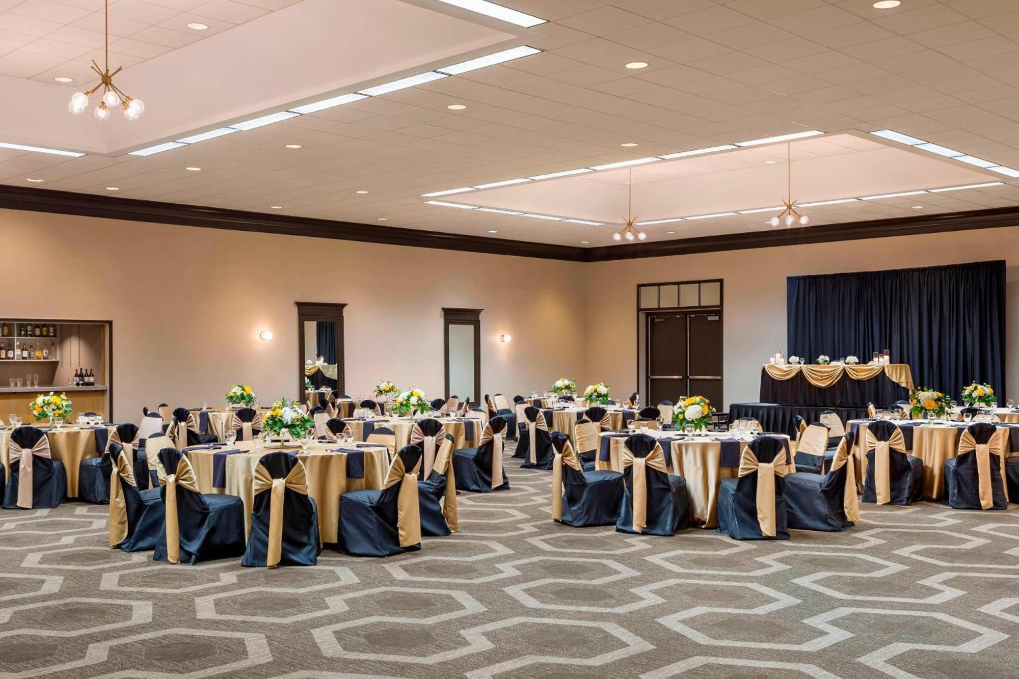 Four Points By Sheraton Milwaukee Airport Екстериор снимка