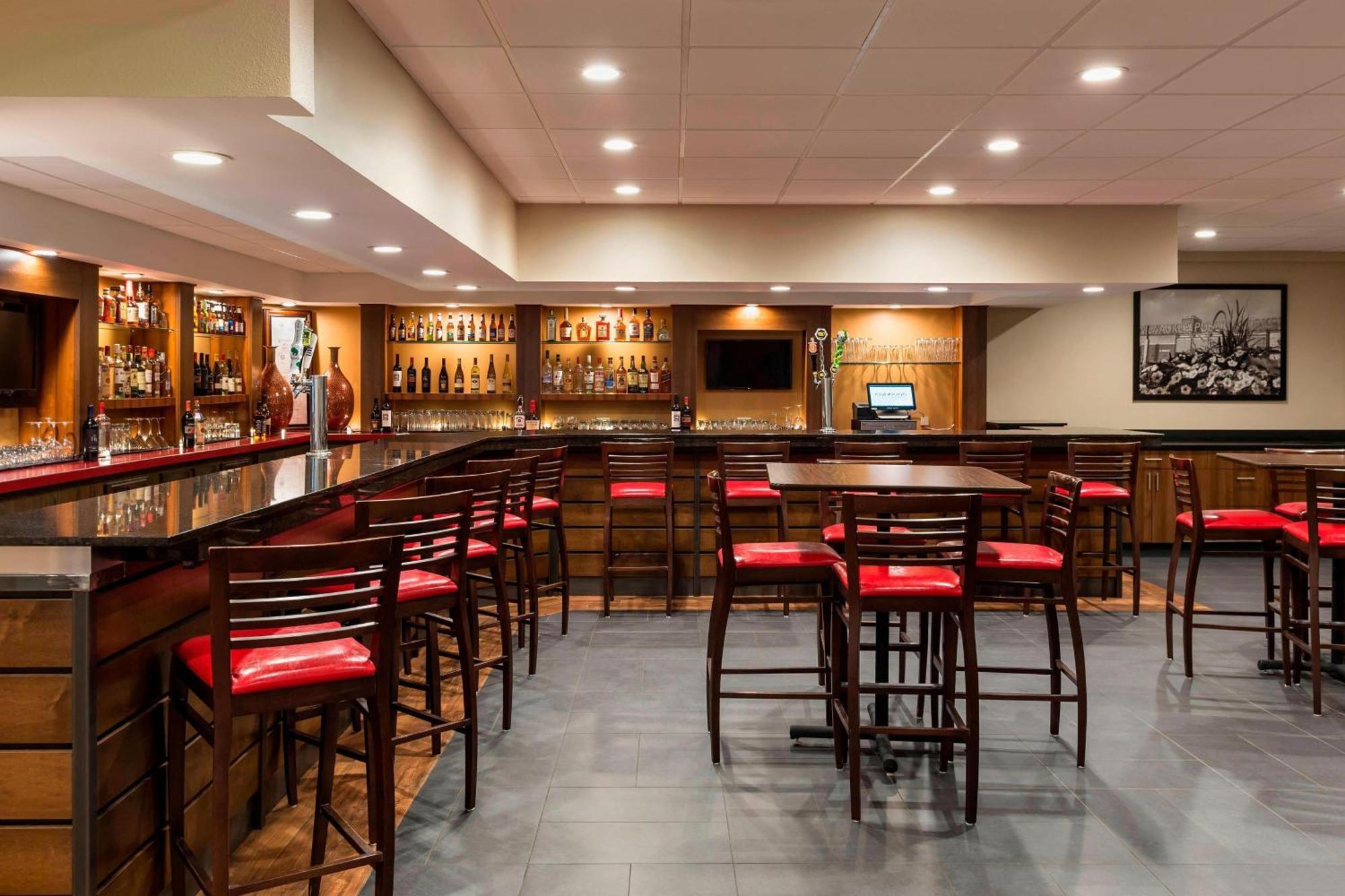 Four Points By Sheraton Milwaukee Airport Екстериор снимка