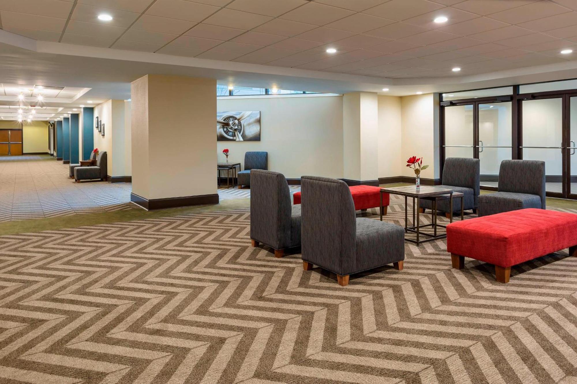 Four Points By Sheraton Milwaukee Airport Екстериор снимка